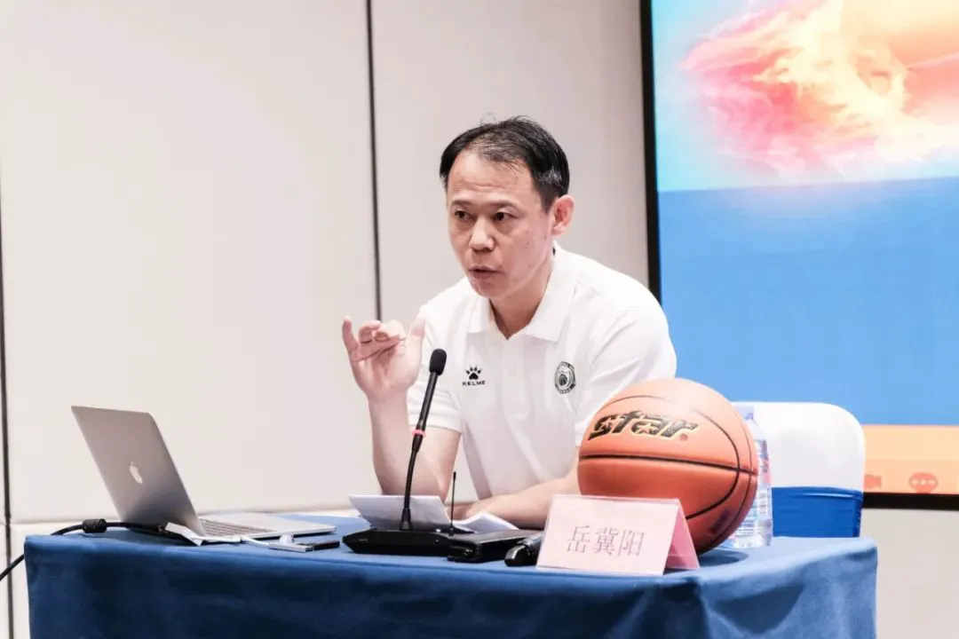 职业篮球运动员如何安排日常力量训练?_1